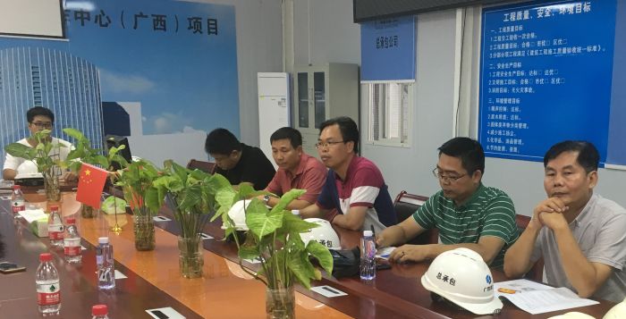 陈祖训在总结会上讲话。卢文清摄.jpg