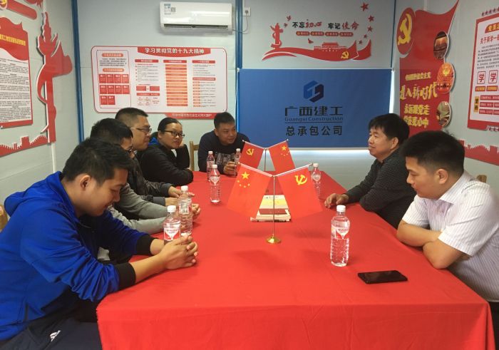 1541758536187575.jpg 岑廷义领导分公司和项目部发展党j9游戏作 贺勇 摄1.jpg