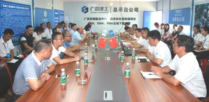 1.1座谈会现场。邓灿滨 摄700.JPG