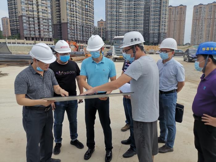 2.1调研现场。潘治昆 摄700.jpg