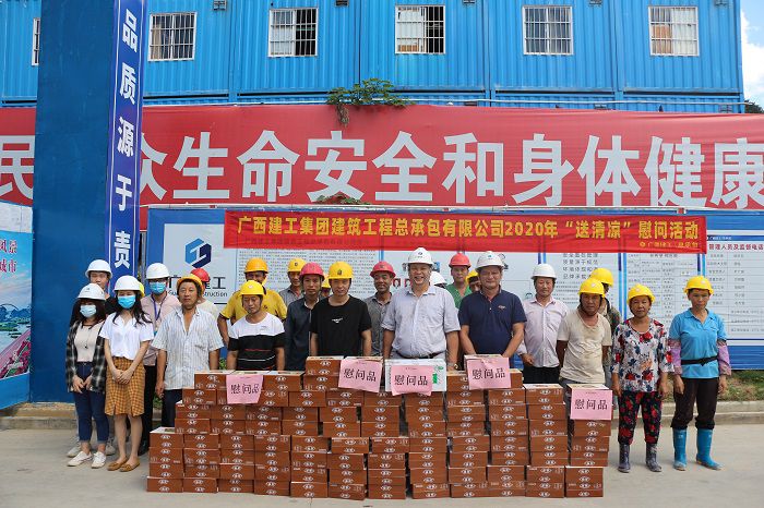 锦官阁项目送清冷。张钊林 摄.JPG