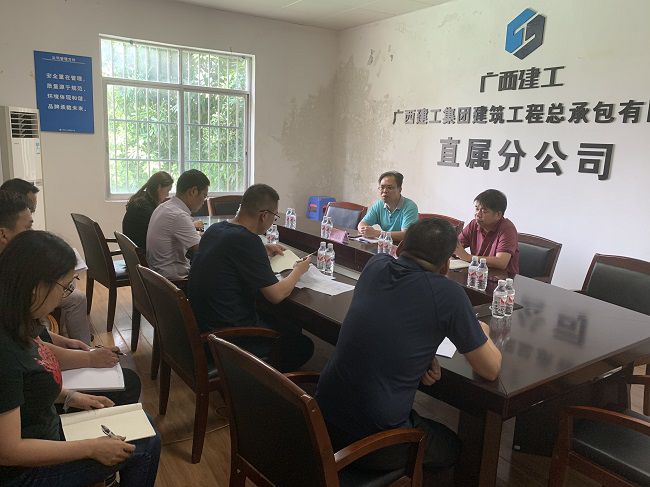 调研现场。杨桂峰 摄（建图）.jpg