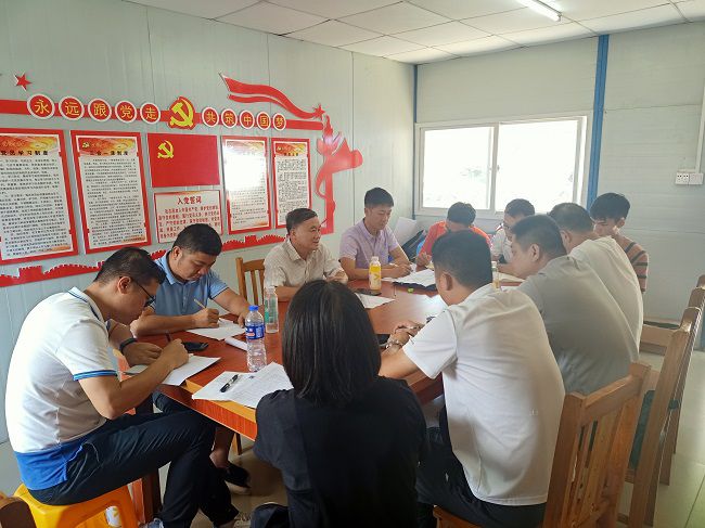 1会议现场；谱似 摄（建图）.jpg