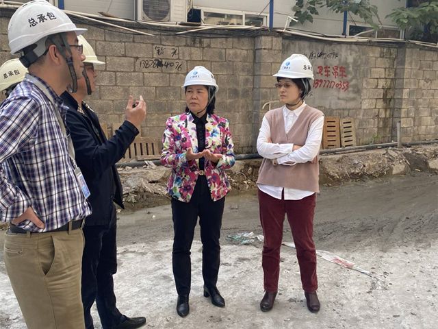 骆春燕在项目查抄领导。商秋劲 摄（建图).jpg