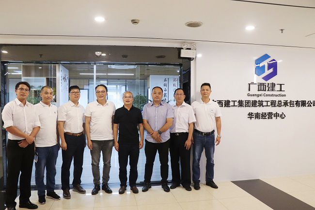 合影留想。周煜川 摄（建图）.jpg