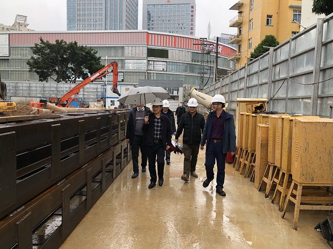 查抄现场。罗成 摄（建图）.jpg