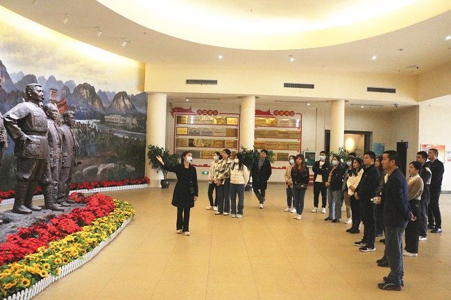 参观现场。张钊林 摄（建图）.jpg