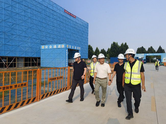 查抄现场。杨醒晨 摄（建图）.jpg